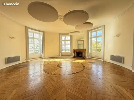 bureaux 125 m²