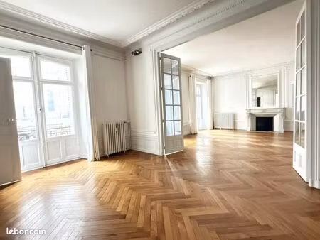 bureaux 317 m²