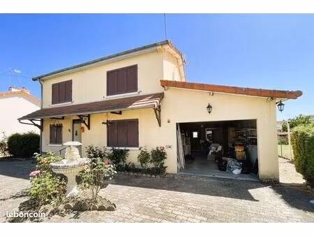 maison 9 pièces 120 m²