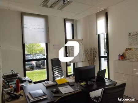 bureau 139 m²