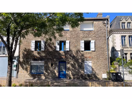 immeuble de rapport en plein coeur d'auray