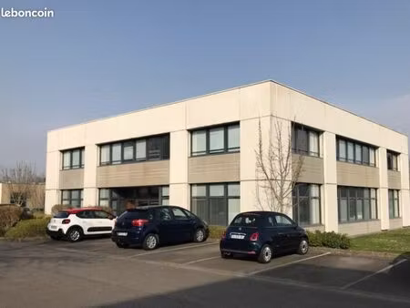 bureaux 131 m²