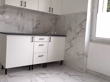à louer – studio / f1 entièrement rénové à neuf à mulhouse rez-de-chaussée – sans frais d'