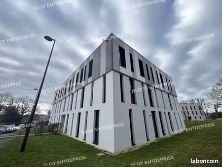 bureaux 222 m²