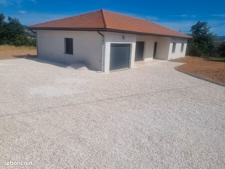 à vendre – maison neuve de plain-pied à chauffailles (71170) – bien rare sur la commune – 