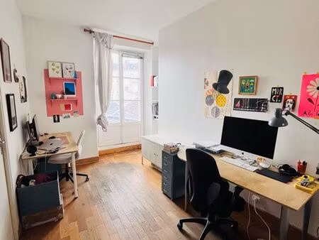 bureau en coworking à nantes centre-ville