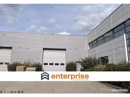 local d'activité 440 m²