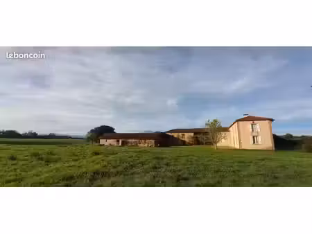 propriété 4 pièces 130 m²