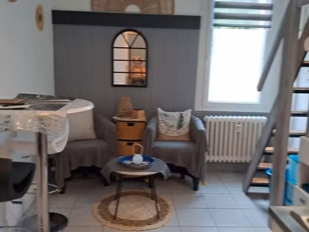 loue studio meublé en duplex