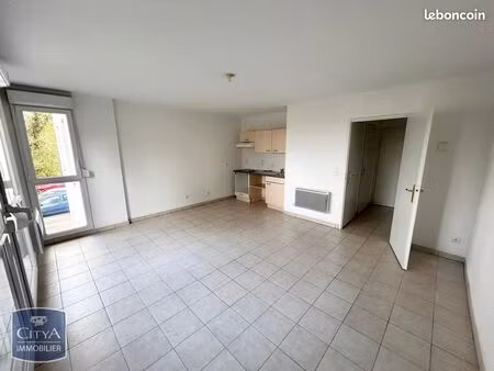 t2 lumineux avec balcon et parking couvert à saint-saulve