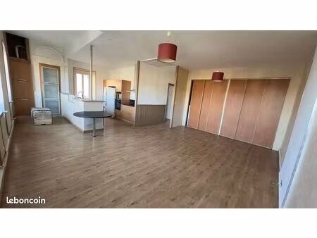 loue t4 centre du vilage tournay