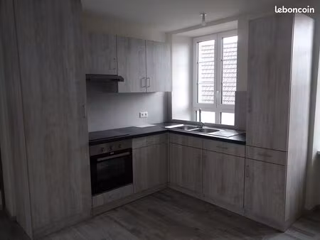 location f2 55m2
