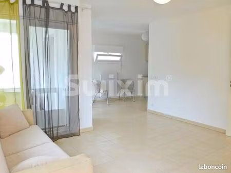 studio 1 pièce 32 m²