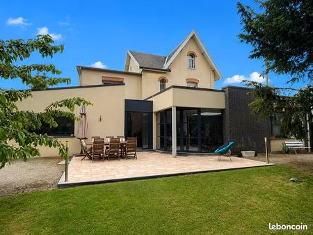 maison 11 pièces 270 m²