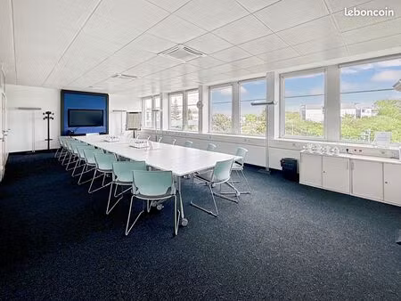 bureau en espace ouvert à louer pour 10 personnes à espace européen de l'entreprise schilt