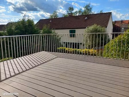 t2 meublé avec grande terrasse  proche faculté de médecine  ilis  eurasanté