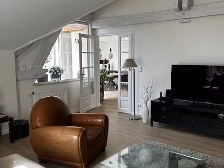magnifique attique de 145 m2 dans maison de maître
