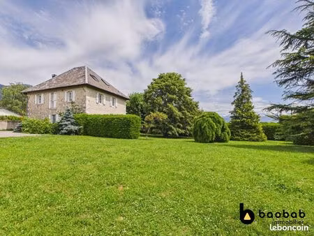 maison 6 pièces 218 m²