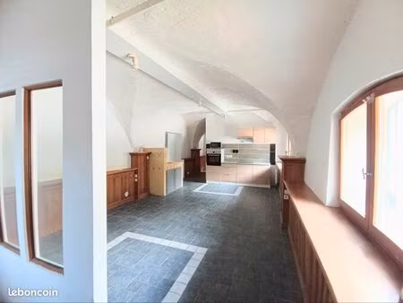 appartement 70m²  cave et parking