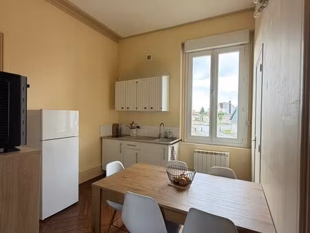 studio 35 m2 1er étage avec jardin collectif
