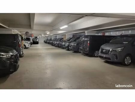 a vendre par lot de 3 à 15 places de parking - rentabilité nette 7 à 10%