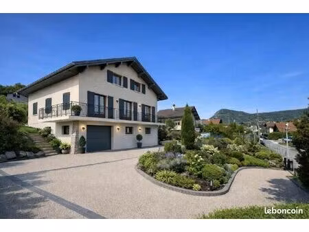 maison 10 pièces 181 m²