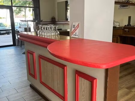bar restaurant