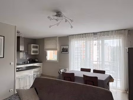 appartement t3 - 73 m² - calme  lumineux & métro à 200m - quartier chartreux / jardin des 