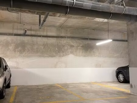 parking sous-sol rer a chessy val europe disney