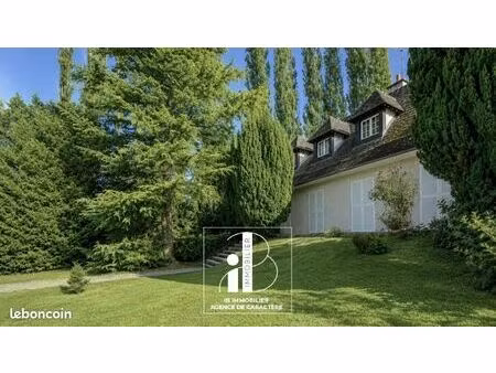 propriété 7 pièces 223 m²