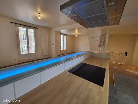 duplex f3 ( refait à neuf )