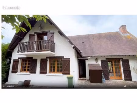 maison à maule 170m2  1900 m2 de jardin