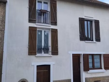 a vendre studio avec parking et cave à epône