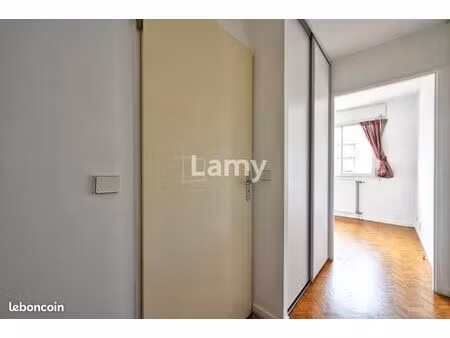 studio 1 pièce 24 m²
