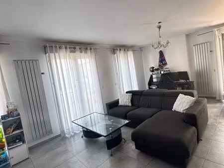 melun – appartement 63 m² avec terrasse de 15 m² – 3 stationnements – résidence sécurisée