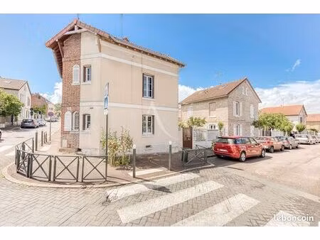 maison 2 pièces 51 m²