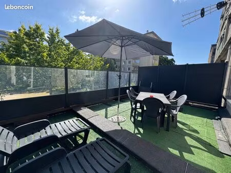 studio 5 pièces 123 m²