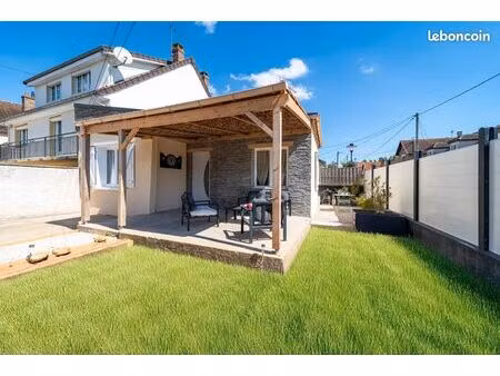 maison rénovée avec jardin - 5mn à pied de la gare de trappes
