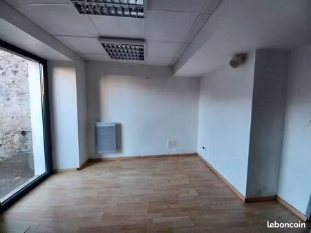 local 89 m² bressuire