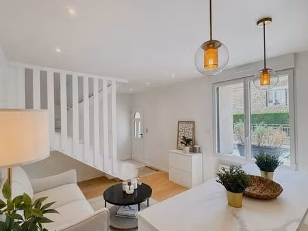 belle maison de ville rénovée avec goût en plein centre-ville