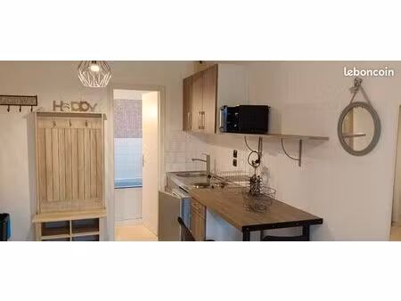 location studio meublé
