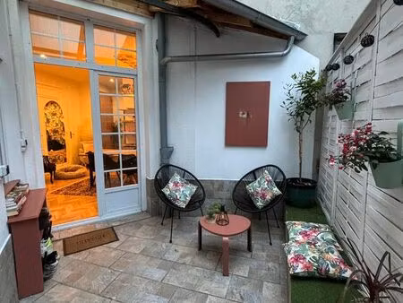 provins centre : maison de ville + jardin avec local commercial loué 500 euros (direct pro
