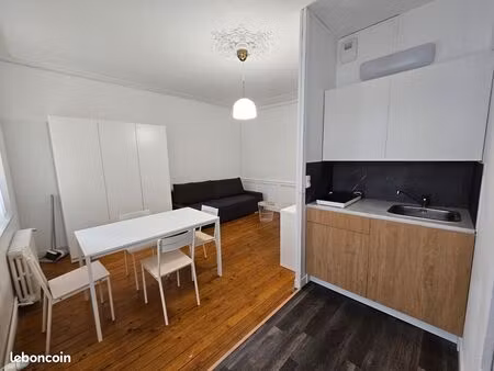 tres beau studio entièrement rénové idéal étudiants
