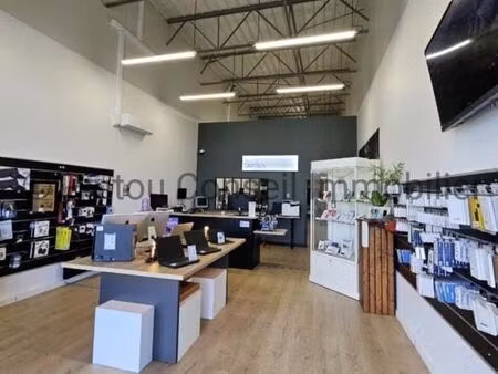 local commercial 131 m²