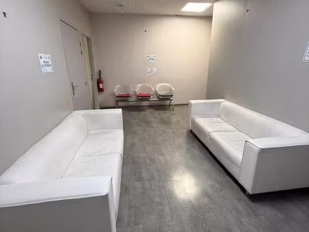 a louer local professionnel 27m2 bailly-romainvilliers
