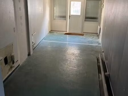 local commercial 79 m²