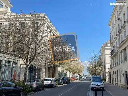 local commercial 219 m² serris