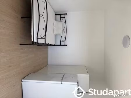 chambre 1 pièce 13 m²