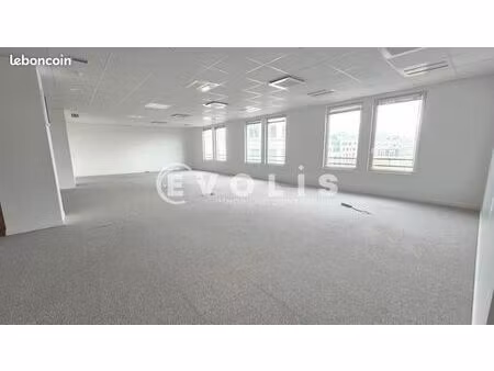 bureau 133 m²