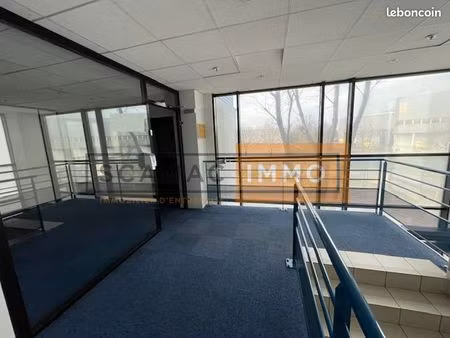 bureau 307 m²